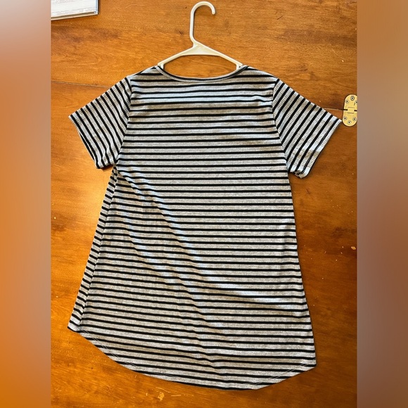 Lularoe short sleeve shirt - Picture 2 of 3